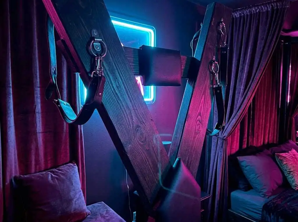 Love room avec ambiance bdsm en Alsace